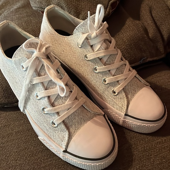 AIRWALK SNEAKERS size 9.5 - Picture 2 of 8